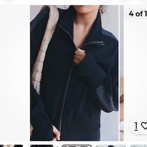 Free People Movement High Jump Oversize Zip-Up
Perfect !!